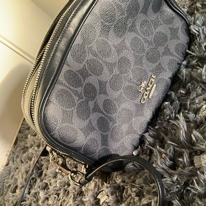 Coach crossbody in Navy blue